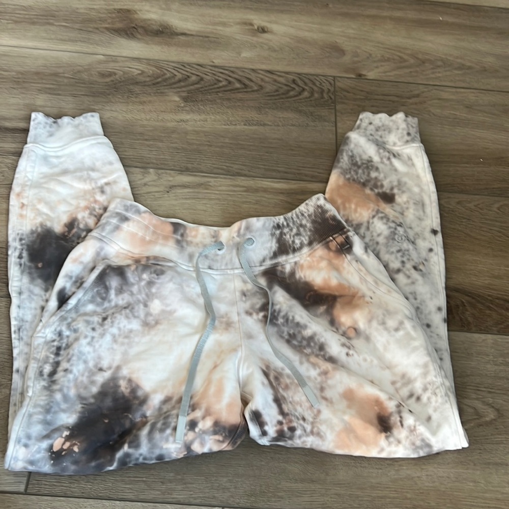 Lululemon Scuba sweat pants